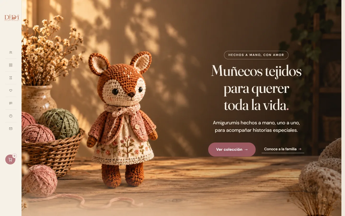 Portada de DiDi con un zorro de crochet sobre una mesa de madera